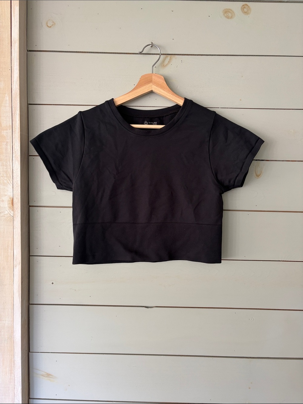 OFFLINE by Aerie Black Cropped Short Sleeve Top – Size Large